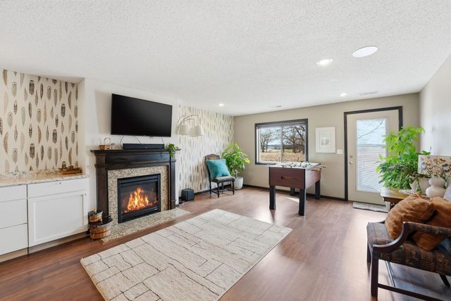 945 13th Avenue NE, Saint Joseph, MN 56374