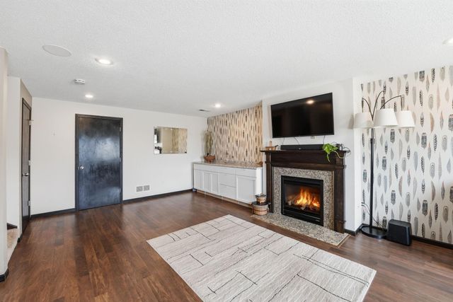 945 13th Avenue NE, Saint Joseph, MN 56374