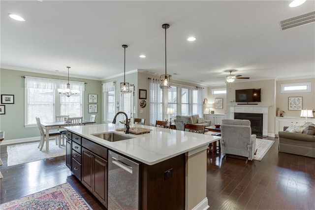 6933 Hopscotch Court, Flowery Branch, GA 30542