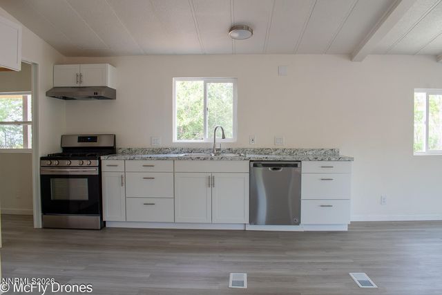 408 E Gepford Parkway, Sun Valley, NV 89433