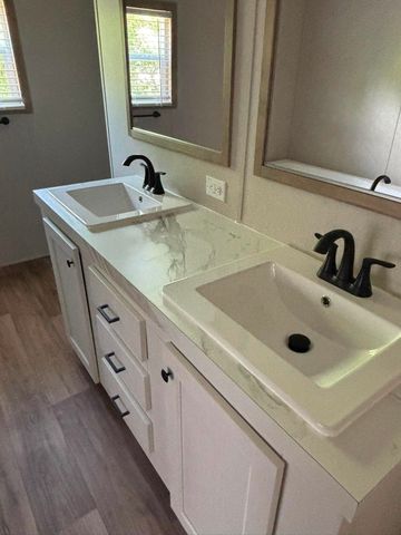 1429 Oak Hill Drive, Kemp, TX 75143