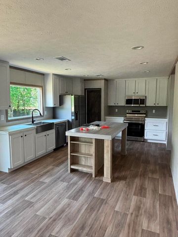 1429 Oak Hill Drive, Kemp, TX 75143