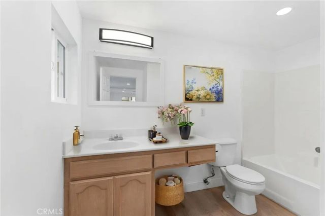 9246 Manzanar, Downey, CA 90240