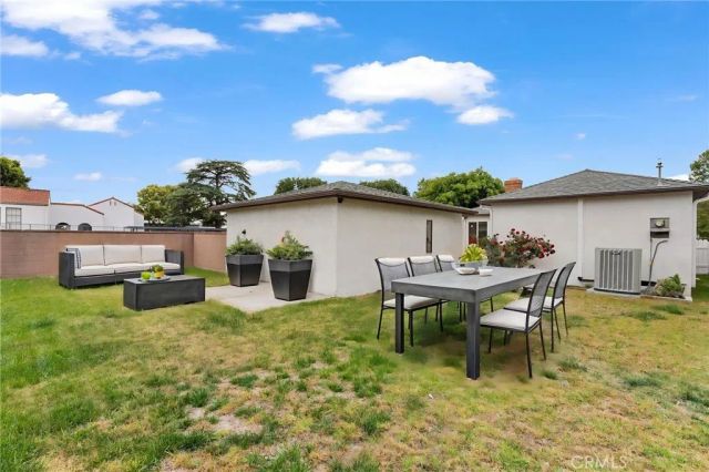 9246 Manzanar, Downey, CA 90240