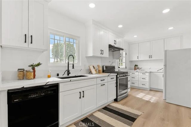 9246 Manzanar, Downey, CA 90240