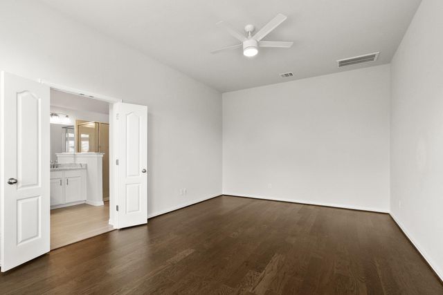 223 Oleander LOOP, Buda, TX 78610