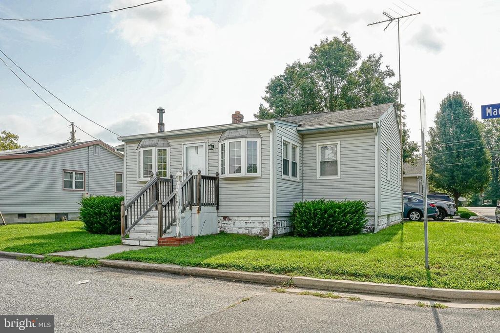 100 MADISON ST, Deepwater, NJ 08023