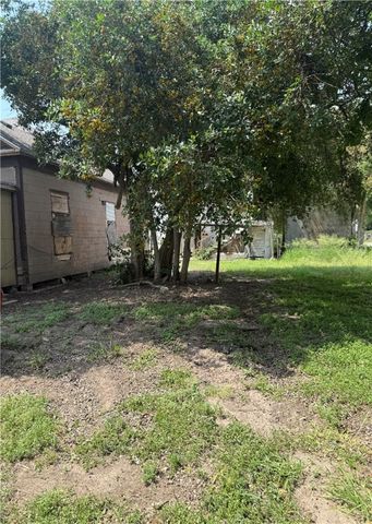 202 E Fordyce Ave, Kingsville, TX 78363