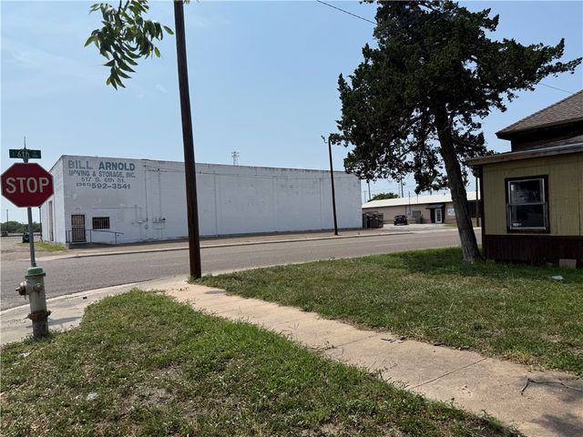202 E Fordyce Ave, Kingsville, TX 78363
