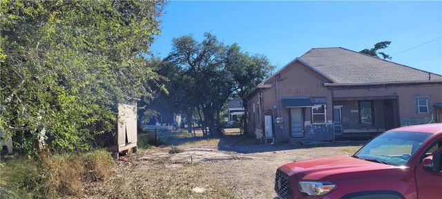 202 E Fordyce Ave, Kingsville, TX 78363