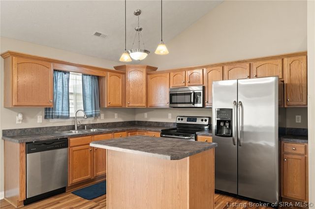 5502 Gum Tree Crossing, Jeffersonville, IN 47130