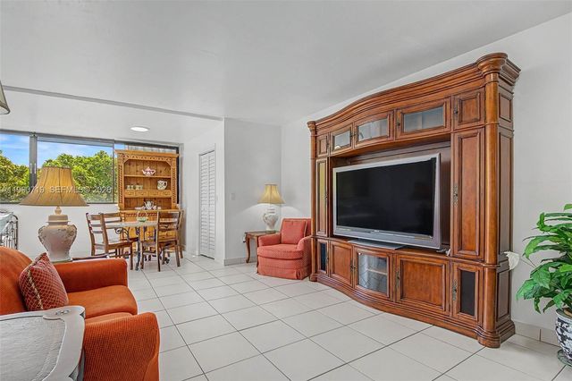 2950 SW 3rd Ave 3B, Miami, FL 33129