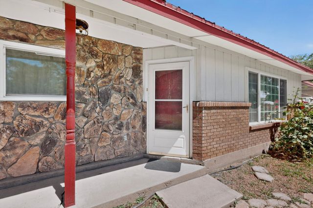 1110 Ranchero Road, Bosque Farms, NM 87068