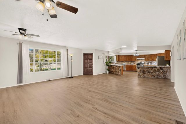 1110 Ranchero Road, Bosque Farms, NM 87068
