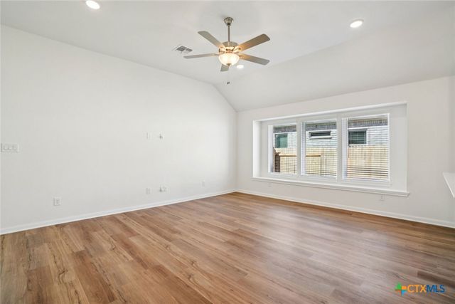 3721 Pin Oak Hills, Seguin, TX 78155