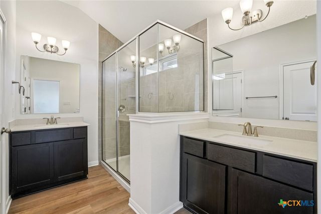 3721 Pin Oak Hills, Seguin, TX 78155