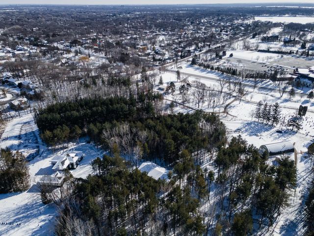 2022 Holy Name Drive, Wayzata, MN 55391