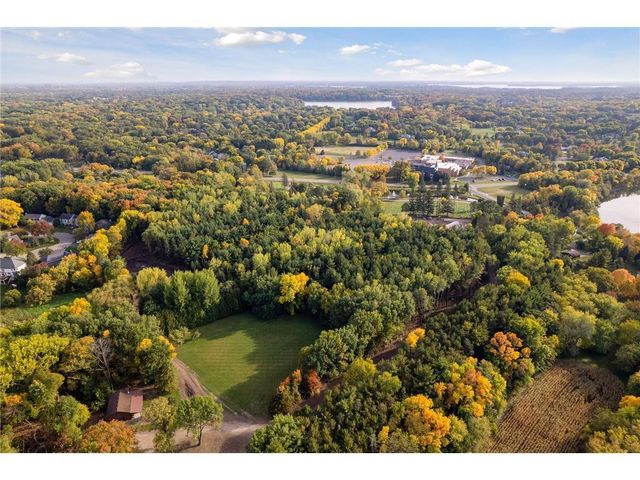 2022 Holy Name Drive, Wayzata, MN 55391