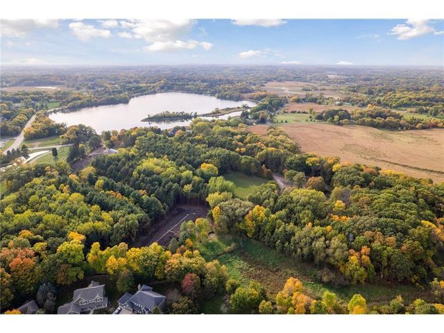 2022 Holy Name Drive, Wayzata, MN 55391