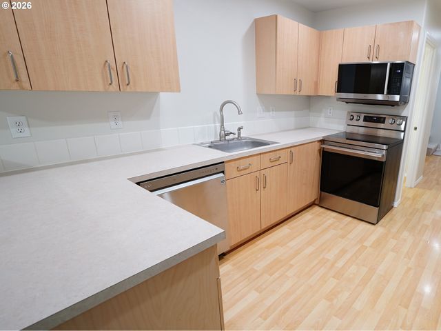 4859 Sw 141ST Ave, Beaverton, OR 97005