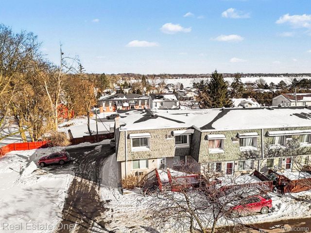 150 LADD Road, Walled Lake, MI 48390