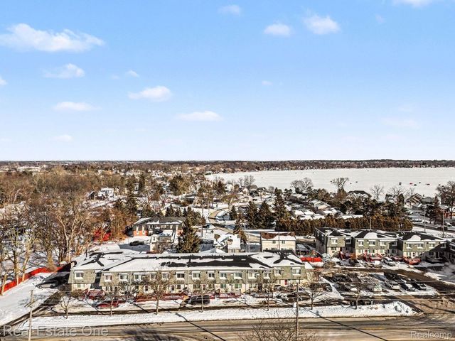 150 LADD Road, Walled Lake, MI 48390