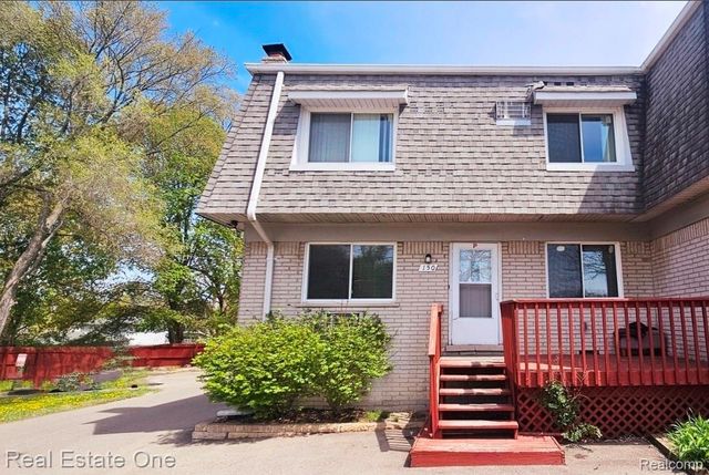 150 LADD Road, Walled Lake, MI 48390