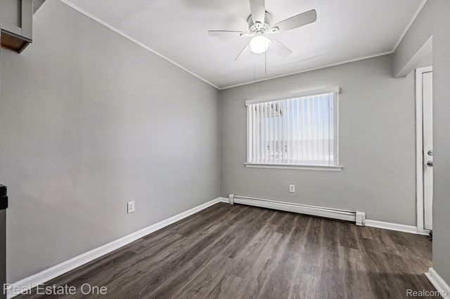 150 LADD Road, Walled Lake, MI 48390