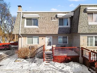 150 LADD Road, Walled Lake, MI 48390