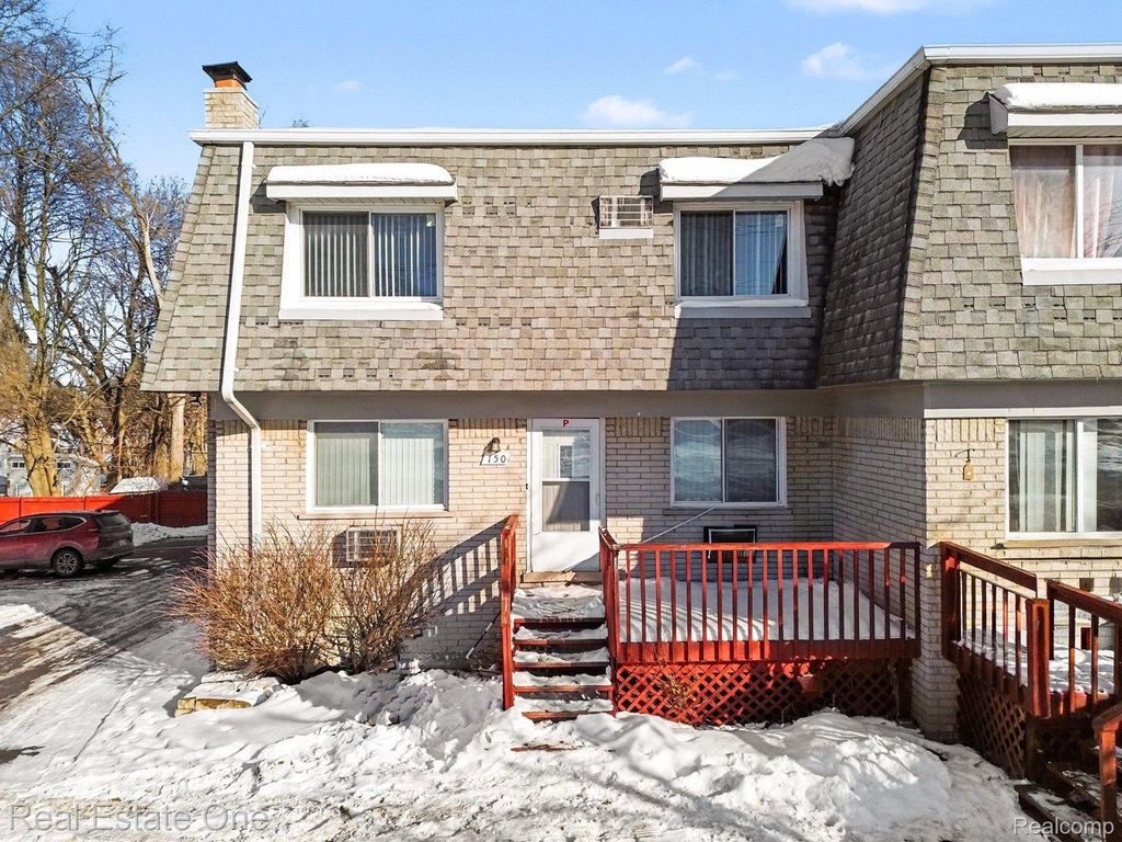 150 LADD Road, Walled Lake, MI 48390