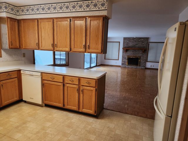 6808 Scotch Pine Trail, Darien, IL 60561