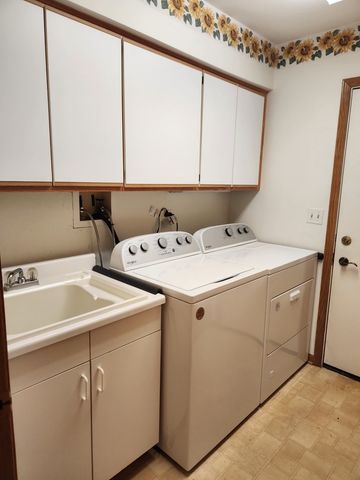 6808 Scotch Pine Trail, Darien, IL 60561