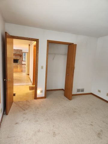 6808 Scotch Pine Trail, Darien, IL 60561