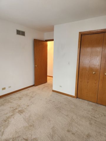 6808 Scotch Pine Trail, Darien, IL 60561