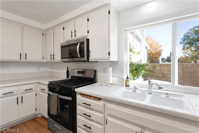 27987 Caraway, Saugus, CA 91350