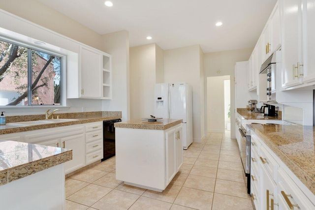 47126 El Menara Circle, Palm Desert, CA 92260