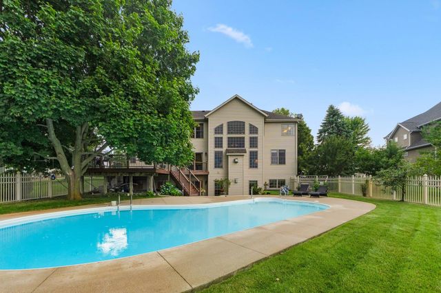 10080 Pemburry Drive, Granger, IN 46530