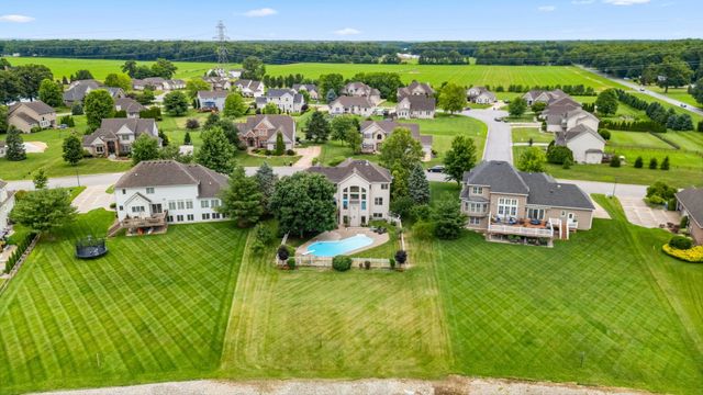 10080 Pemburry Drive, Granger, IN 46530