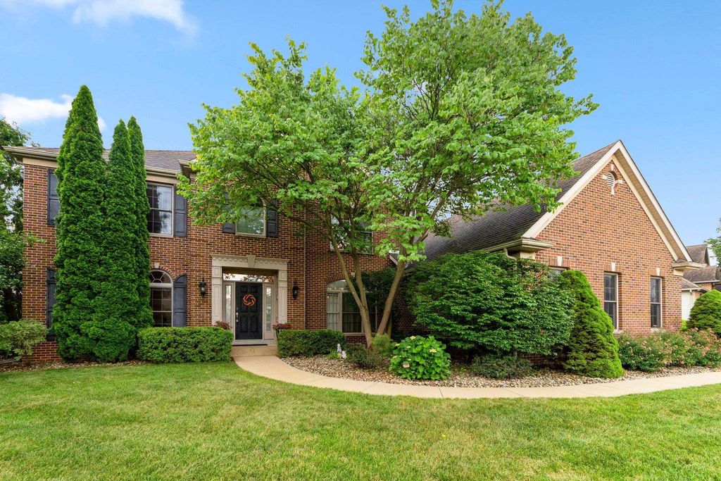 10080 Pemburry Drive, Granger, IN 46530