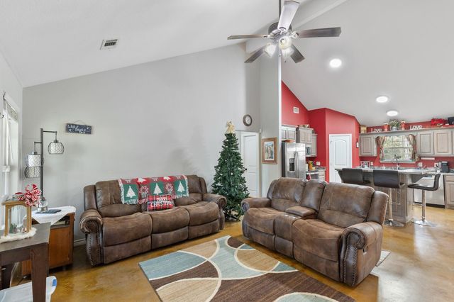 450 County Road 412, Dayton, TX 77535