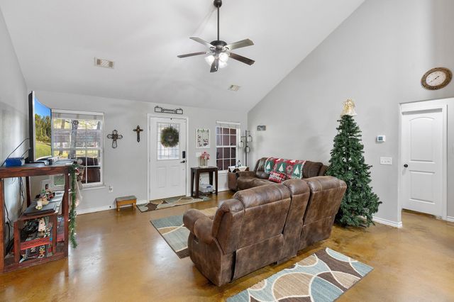 450 County Road 412, Dayton, TX 77535