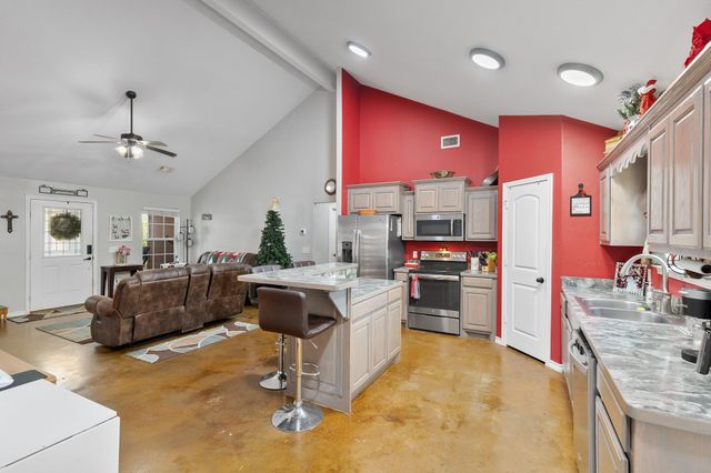 450 County Road 412, Dayton, TX 77535