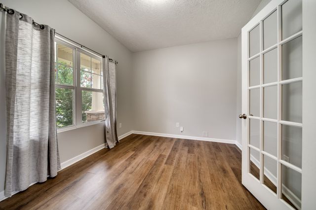 612 Pemberton Dr, Lebanon, TN 37087