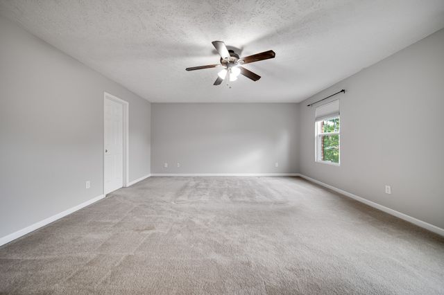 612 Pemberton Dr, Lebanon, TN 37087