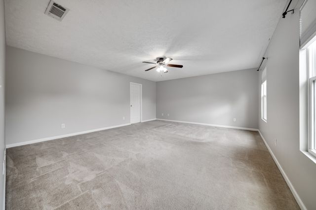 612 Pemberton Dr, Lebanon, TN 37087