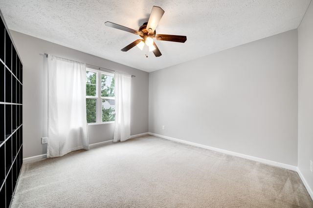 612 Pemberton Dr, Lebanon, TN 37087