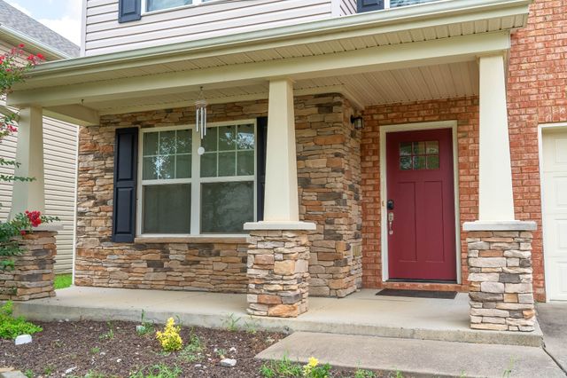 612 Pemberton Dr, Lebanon, TN 37087