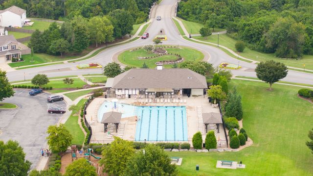 612 Pemberton Dr, Lebanon, TN 37087