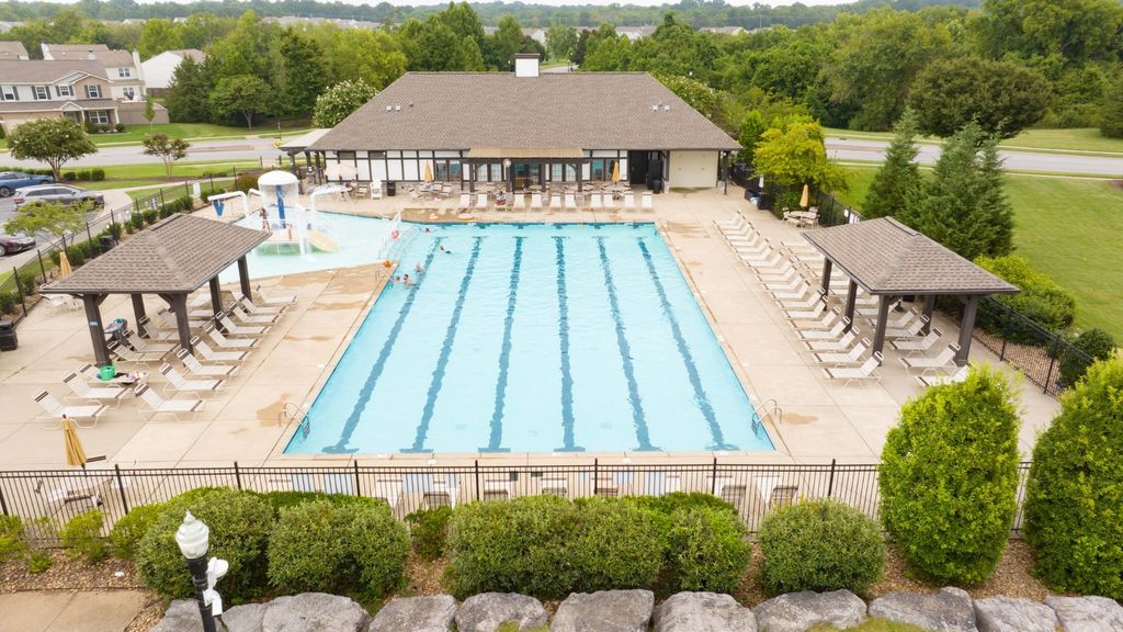 612 Pemberton Dr, Lebanon, TN 37087