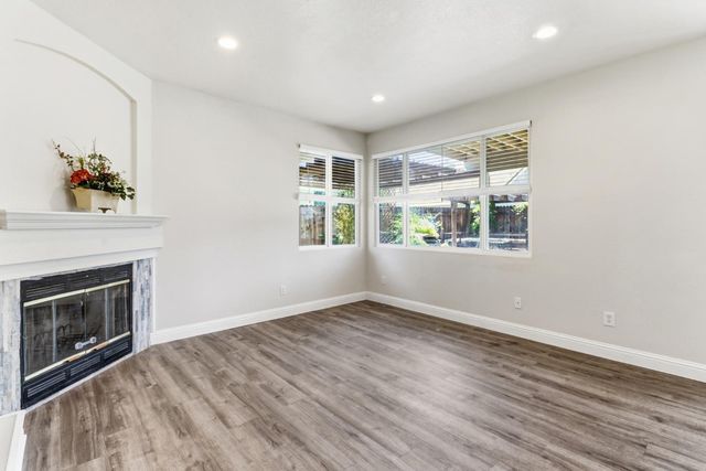 8622 Summer Sun Way, Elk Grove, CA 95624